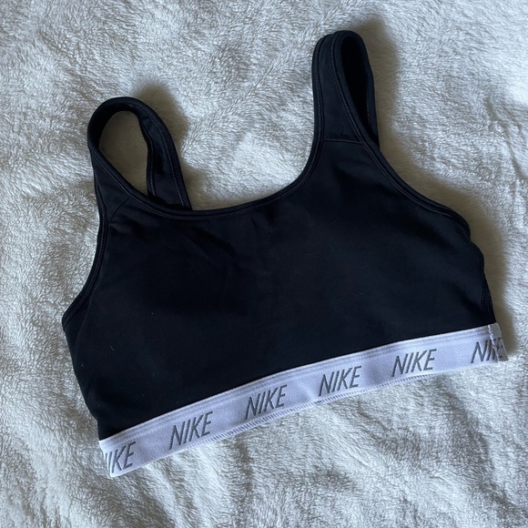 Nike black sports bra - Picture 4 of 5